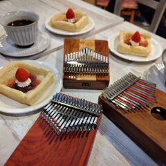 川越の時の鐘近く。カフェ「ぎんとき」さんでカリンバレッスン♪
