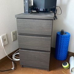 ベッドサイド用の棚