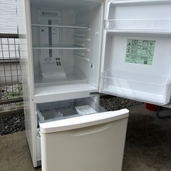 2022年製Panasonic 138L冷蔵庫の画像