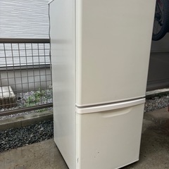 2022年製Panasonic 138L冷蔵庫の画像