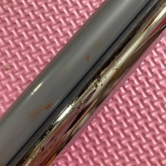 押入れハンガーシェルフ 棚付き（状態：サビ、凹みあり）の画像