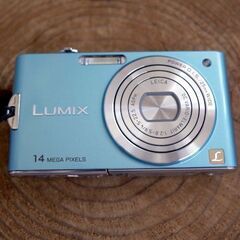 美品  パナソニック デジタルカメラ LUMIX DMC-FX66