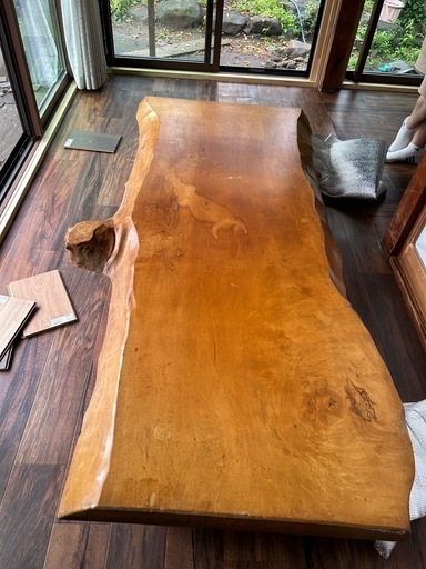 トチノキ一枚板　ローテーブル