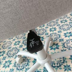 学習椅子　高さ調整可能の画像