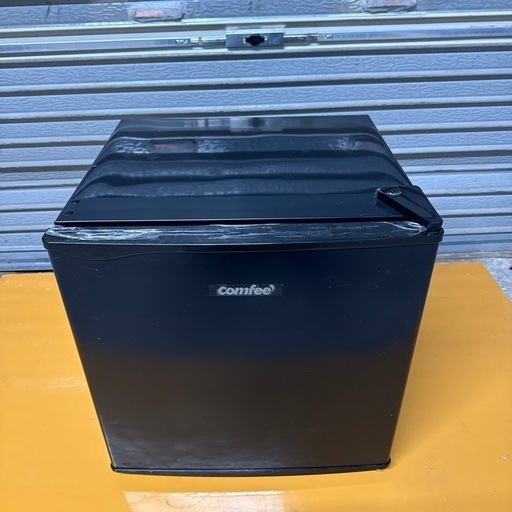 美品 北海道旭川市 2024年製 単身用 45L 1ドア冷蔵庫 comfee RCD45BL 動作保証