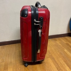 機内持ち込み可能サイズ　スーツケース　赤　の画像