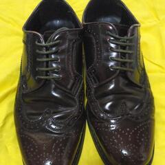 ウイングチップ革靴の画像