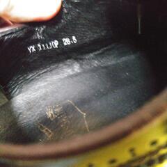 ウイングチップ革靴の画像