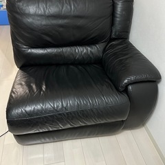 本革電動リクライニングソファーの画像