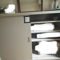 オフィス　タンス　棚　の画像