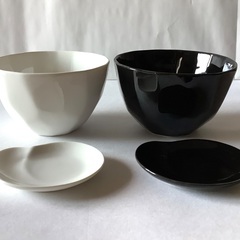 【美品】お椀　ペア　ボウル　小皿　ホワイト/ブラック　4点セット...