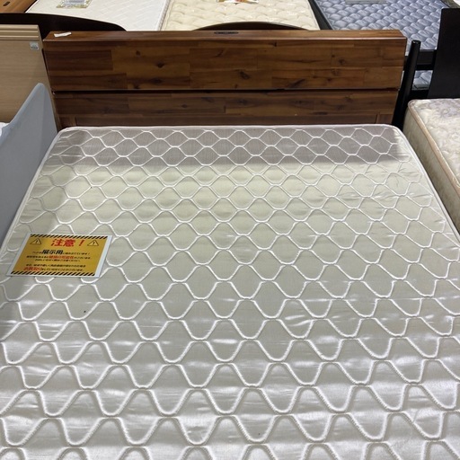 クイーンベッド