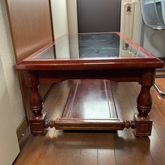 ガラステーブルの画像