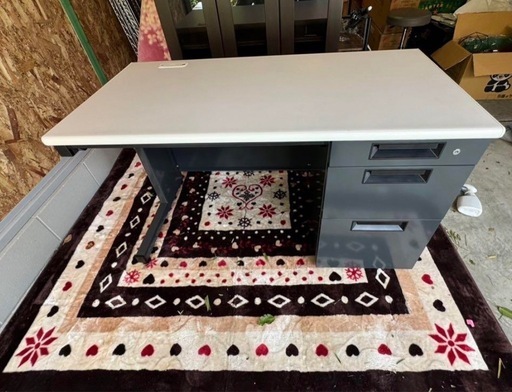 【リサイクルサービス八光】幅120cm　ホワイト天板　スチール事務机