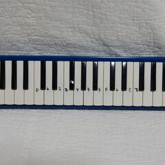 ★SUZUKI 鍵盤ハーモニカ melodion MFA-32　２点（唄口・ホース・ケースなし） の画像
