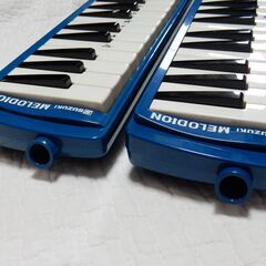 ★SUZUKI 鍵盤ハーモニカ melodion MFA-32　２点（唄口・ホース・ケースなし） の画像