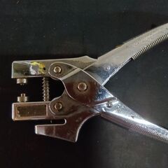 ハトメ