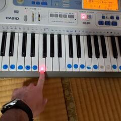 電子ピアノ　カシオLK-180TV