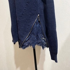 【チラ見せレース】ネイビー×ゴールド/セーター【古着】の画像