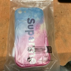 新品未使用。iPhone7.8SE2.3用ソフトケースの画像