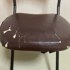 折りたたみイスの画像