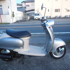 YAMAHA 2st VINOビーノ シルバー セル始動　メーターオーバーし速く好調 　プラグ　フィルターシート他等 お金かけ多数交換 納車整備点検済み 登録後すぐ乗り出せます。直接引き渡し　配送手配も可　SA10J　５AU　４JP　原付の画像