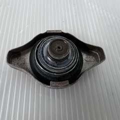 ダイハツ ミラジーノ 700系 ラジエーターキャップ 1.1の画像