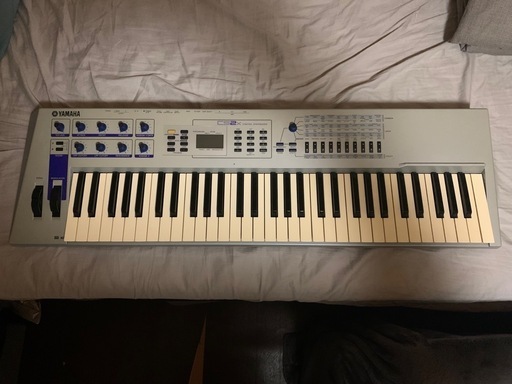 シンセサイザー　ヤマハCS2X