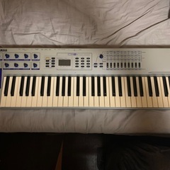 シンセサイザー　ヤマハCS2X