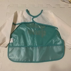 美品！未使用
お食事エプロン2個セットの画像