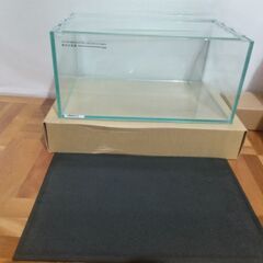 フレームレス 水槽 20 x 30 x 14 cmの画像