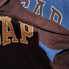 GAPのパーカー2着　サイズ150の画像