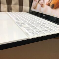 彡Ａ品美品！自宅使いに最適・高速CPUi7第3・新品超速SSD256GB・Webｶﾒﾗ内蔵・ﾒﾓﾘ8GB・ＮＥＣ・ｸﾘｽﾀﾙﾎﾜｲﾄ・Win11・Office2021付/15.6ｲﾝﾁ/Wi-Fi無線/DVD・CD再生ソフト付No.2408031の画像