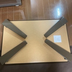 折り畳みテーブルの画像