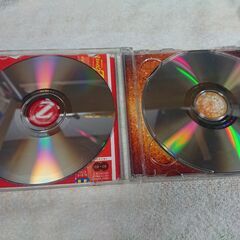 □　バトル アンド ロマンス (2CD)　 ももいろクローバーZ 　「バトル アンド ロマンス」はCDショップ大賞にも選ばれたももいろクローバーZの1stアルバム。代表曲「行くぜっ！怪盗少女」、シングル曲「Ｚ伝説 ～終わりなき革命～」「D'の純情」「ミライボウル」を含む全13曲が収録されている。の画像
