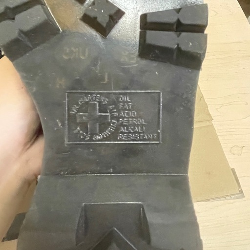 ドクターマーチン　　MOLLY ガンメタル