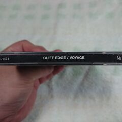□　VOYAGE  CLIFF EDGE 　　2MC＋1DJによるヒップホップ・ユニット、｀CLIFF EDGE｀がミニ・アルバムをリリース！！｀AJ＝秋元順子｀を迎えたラブ・バラード「終わりなき旅」をはじめ、moumoonのYUKA、Foxxi misQのCHiEなど、人気アーティストが参加したバラエティに富んだナンバーの画像