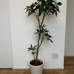 観葉植物　フェイクグリーン　パキラ　造花　イミテーション　インテリア