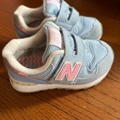 受け渡し者決定ニューバランス靴　13.5センチ