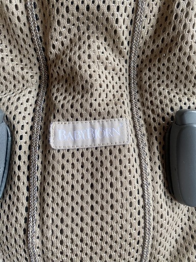 美品！！ BabyBjorn ベビーキャリア ONE KAI Air / グレージュ