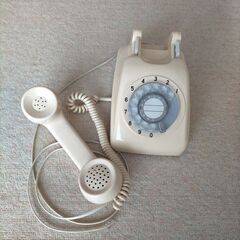 ダイヤル式電話の画像