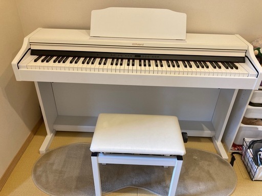 Roland電子ピアノRP501R - WHS (ホワイト)