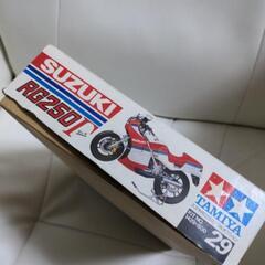 プラモデル　SUZUKI　RG250 ガンマ　開封済みの画像