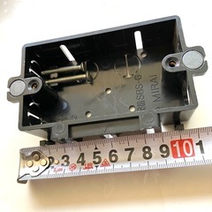 埋込スイッチボックス3個の画像