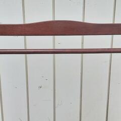 中古 USED キャスターでらくらく移動 上品なブラウンカラーのハンガーラック 幅60cmの画像