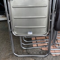 PLUS パイプ椅子1脚につき1500円　現在あと3脚ありの画像