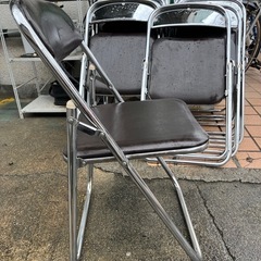 PLUS パイプ椅子1脚につき1500円　現在あと3脚ありの画像