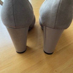 ベージュ　パンプス　8センチヒールの画像