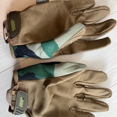 MECHANIX WEAR 作業手袋（迷彩、マジックテープ付き）の画像