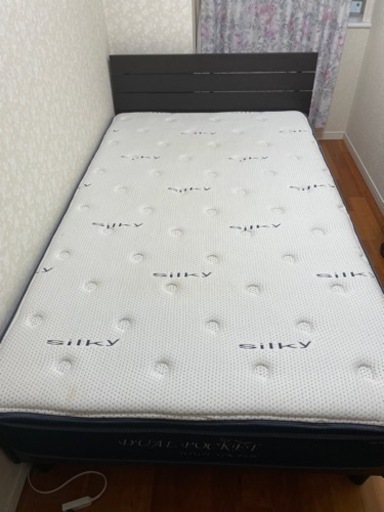 ニトリ セミダブルベッド フレームのみ